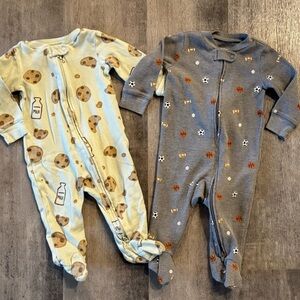 Set of 2 - Carters pajamas, 6 months